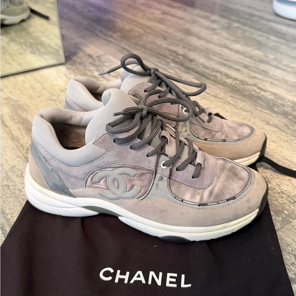CHANEL Light Gray Suede CC Logo Sneakers
